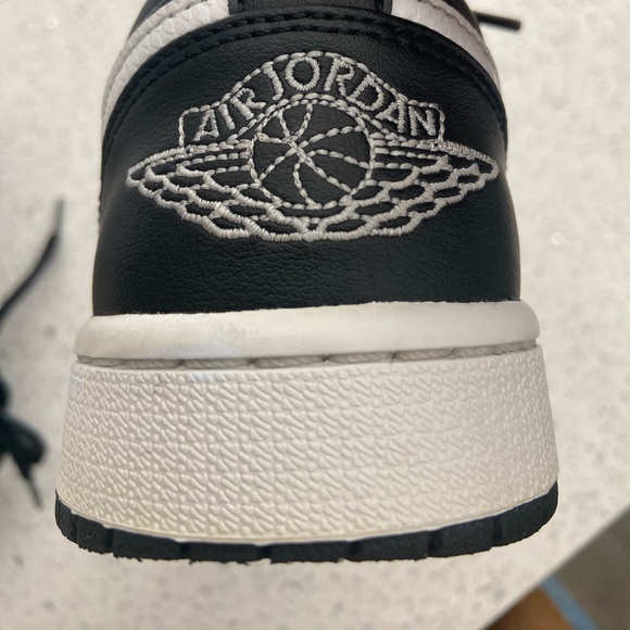 Nike Air Jordan 1 Reverse Panda Womens - Picture 6 of 16